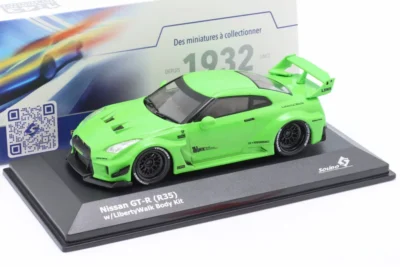 Solido NISSAN GT-R (R35) Liberty Walk Body Kit 2020 Acid Green 1/43