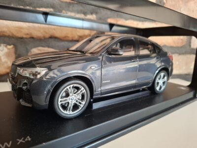 Paragon BMW X4 skala 1/18