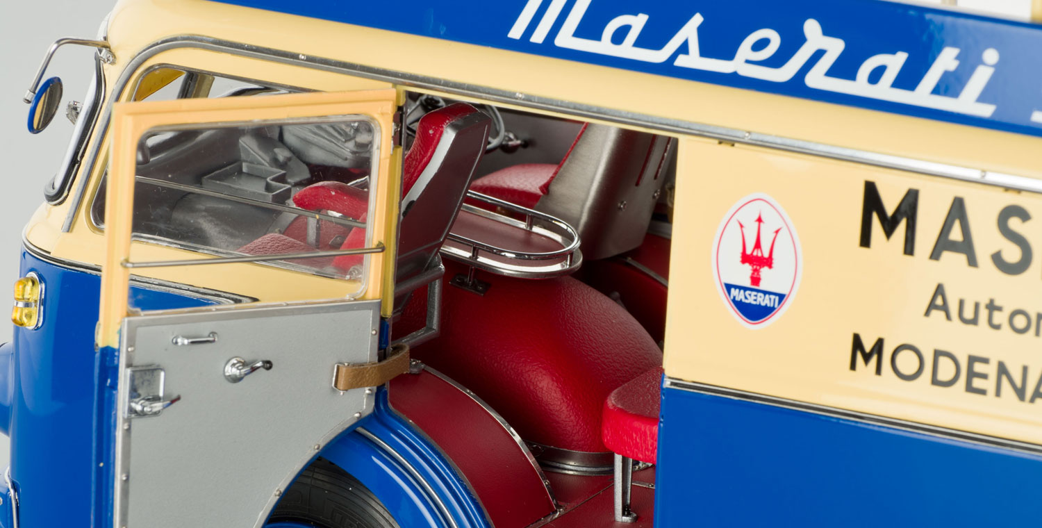 CMC Fiat 642RN2 Bartoletti Racing Transporter Maseratti 1957 1/18 - obrazek 4