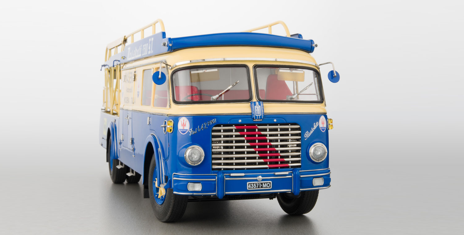 CMC Fiat 642RN2 Bartoletti Racing Transporter Maseratti 1957 1/18 - obrazek 2