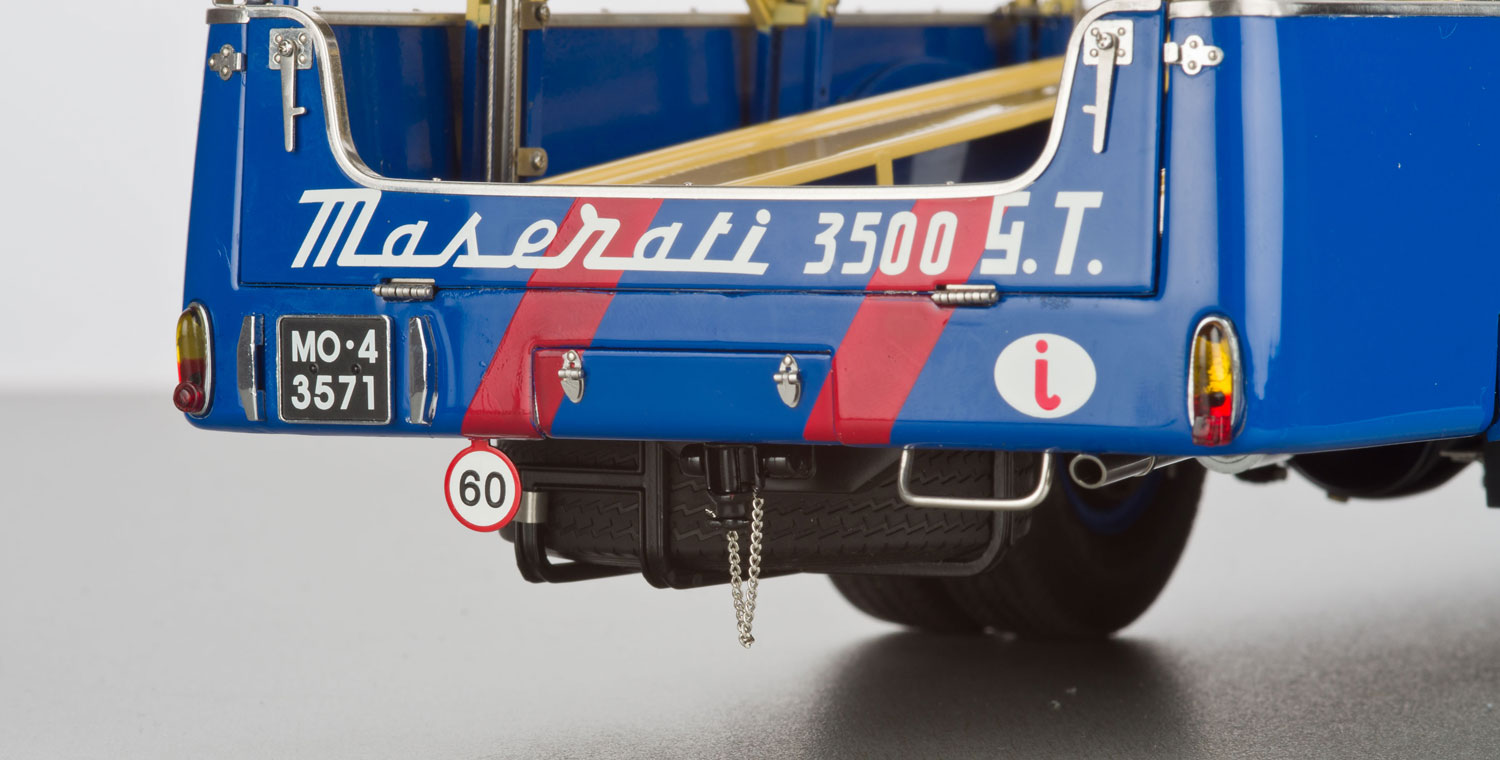 CMC Fiat 642RN2 Bartoletti Racing Transporter Maseratti 1957 1/18 - obrazek 7