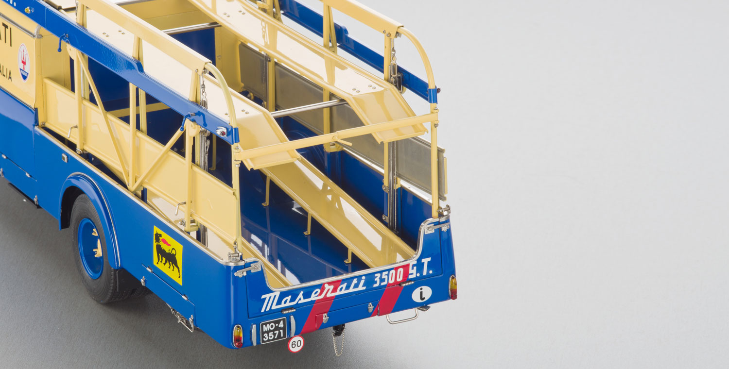 CMC Fiat 642RN2 Bartoletti Racing Transporter Maseratti 1957 1/18 - obrazek 11