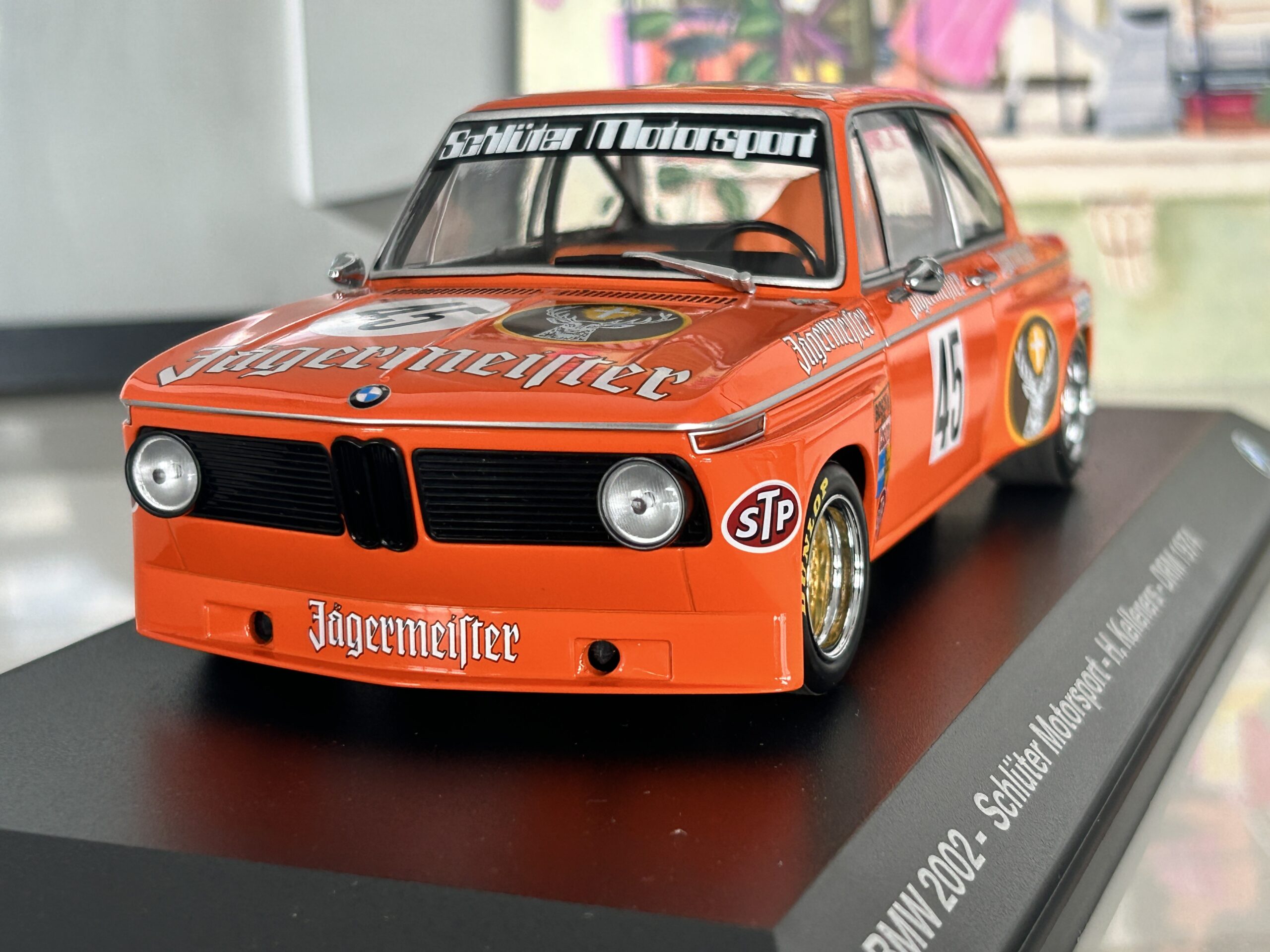 Minichamps BMW 2002 Jagermeister H. Kelleners DRM 1974 1/18 - obrazek 3