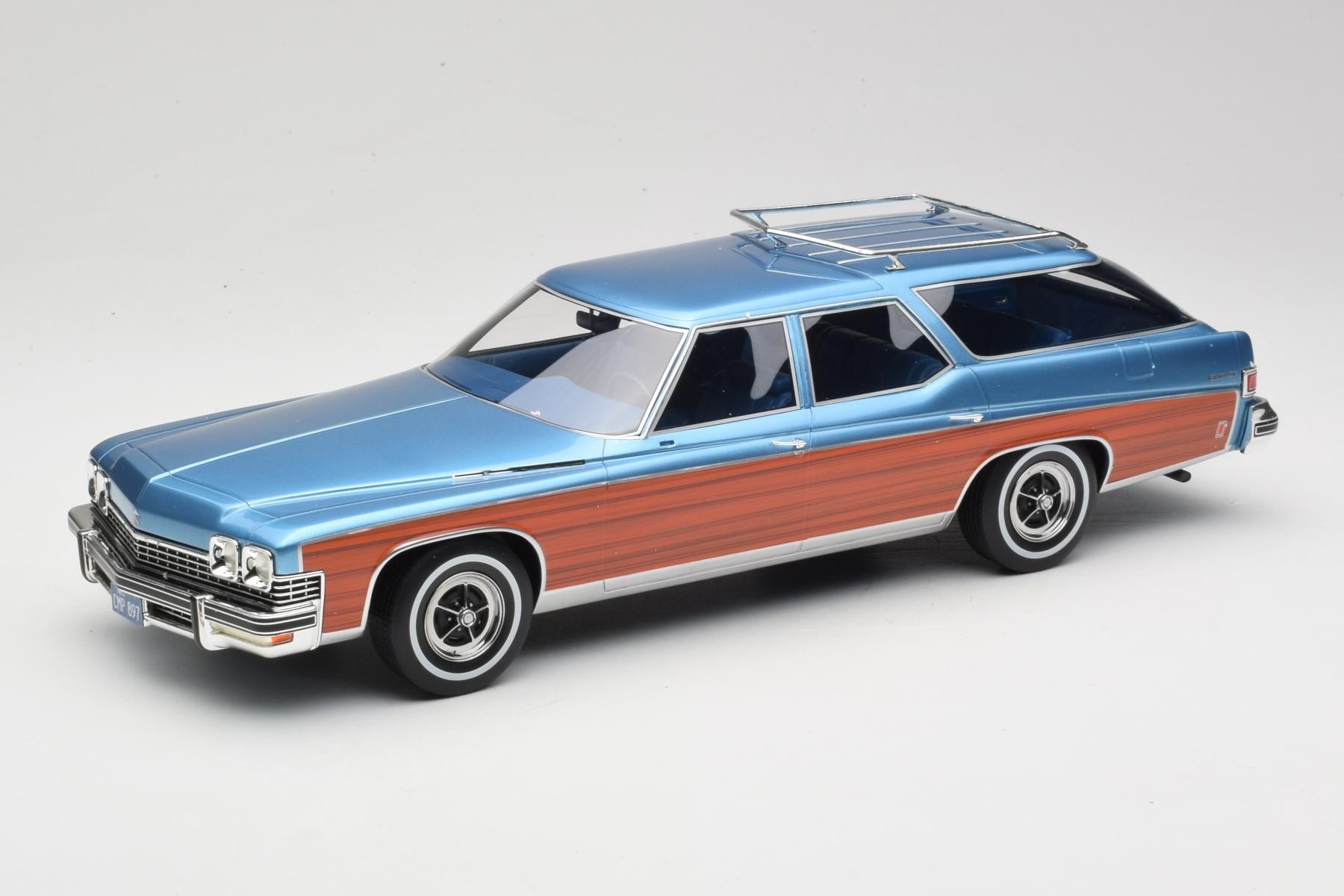 Unikat BOS Models Buick Estate Wagon skala 1/18 - obrazek 4